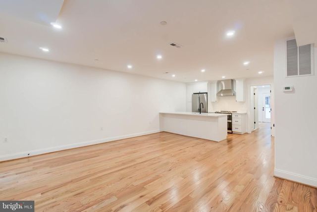 2910 18TH ST NW, Washington, DC 20009