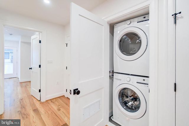 2910 18TH ST NW, Washington, DC 20009