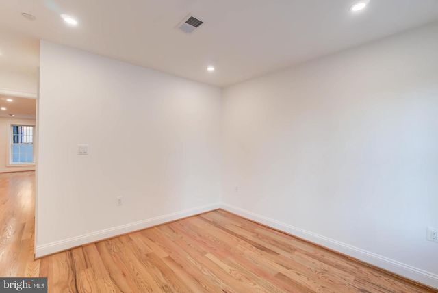 2910 18TH ST NW, Washington, DC 20009