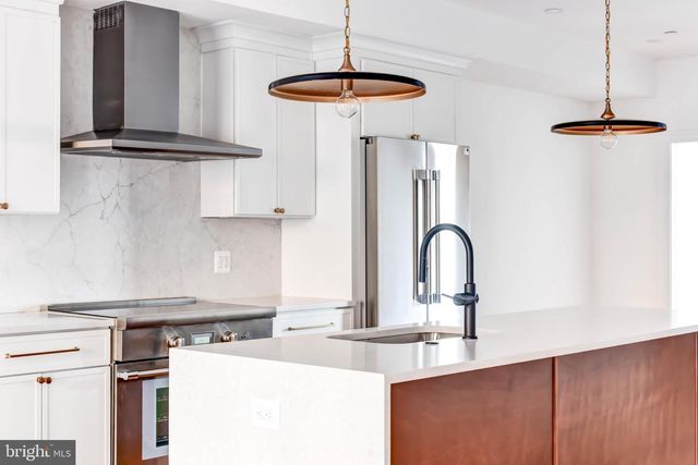 2910 18TH ST NW, Washington, DC 20009