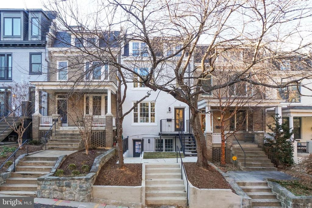 2910 18TH ST NW, Washington, DC 20009