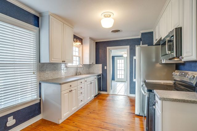 4412 Calmont Avenue, Fort Worth, TX 76107