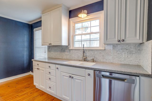 4412 Calmont Avenue, Fort Worth, TX 76107