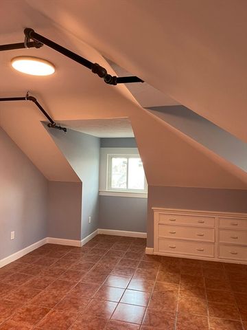 6 Windsor St 6, Worcester, MA 01605