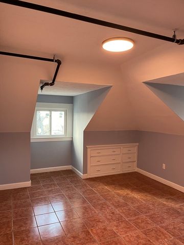 6 Windsor St 6, Worcester, MA 01605