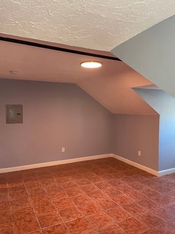 6 Windsor St 6, Worcester, MA 01605