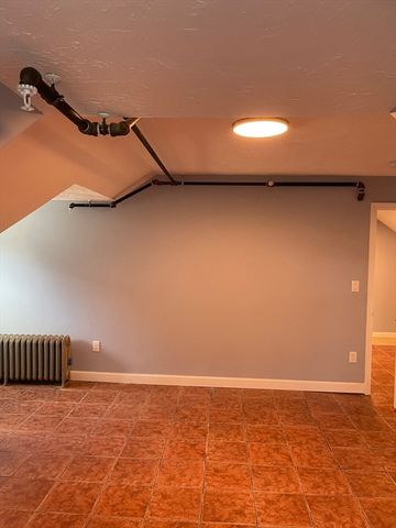 6 Windsor St 6, Worcester, MA 01605