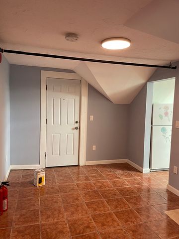 6 Windsor St 6, Worcester, MA 01605