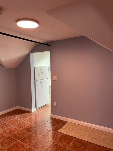 6 Windsor St 6, Worcester, MA 01605