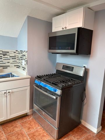 6 Windsor St 6, Worcester, MA 01605
