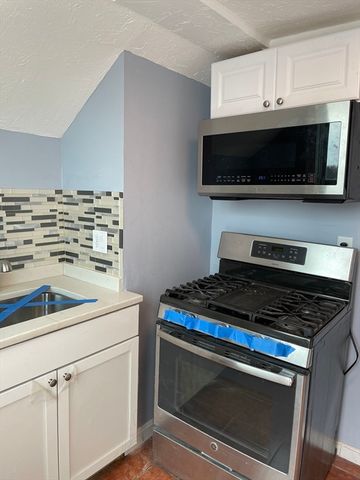 6 Windsor St 6, Worcester, MA 01605