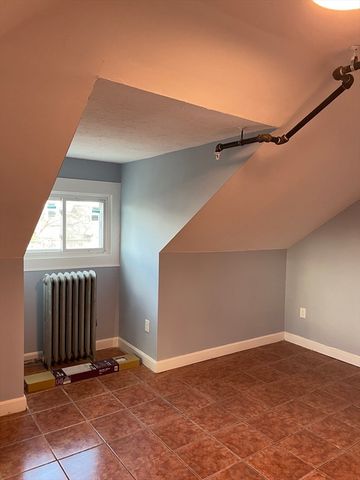 6 Windsor St 6, Worcester, MA 01605