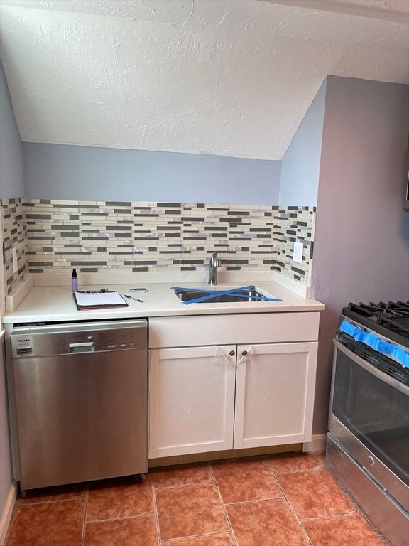 6 Windsor St 6, Worcester, MA 01605