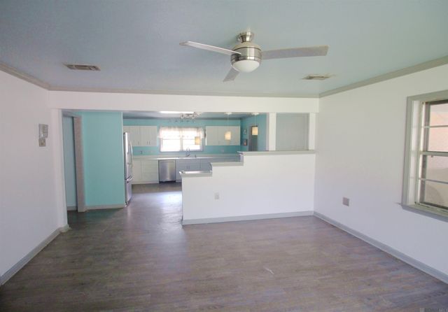 5755 Mapleton Dr, Greenwell Springs, LA 70739