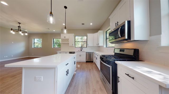 806 E 39th Street A, Houston, TX 77022
