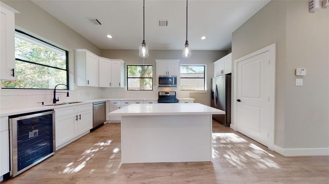 806 E 39th Street A, Houston, TX 77022