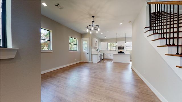 806 E 39th Street A, Houston, TX 77022