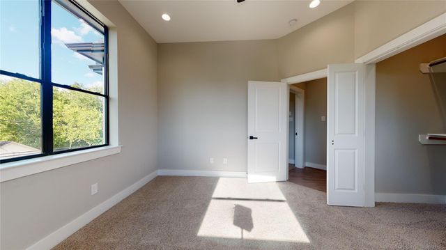 806 E 39th Street A, Houston, TX 77022