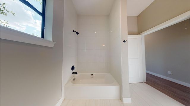 806 E 39th Street A, Houston, TX 77022