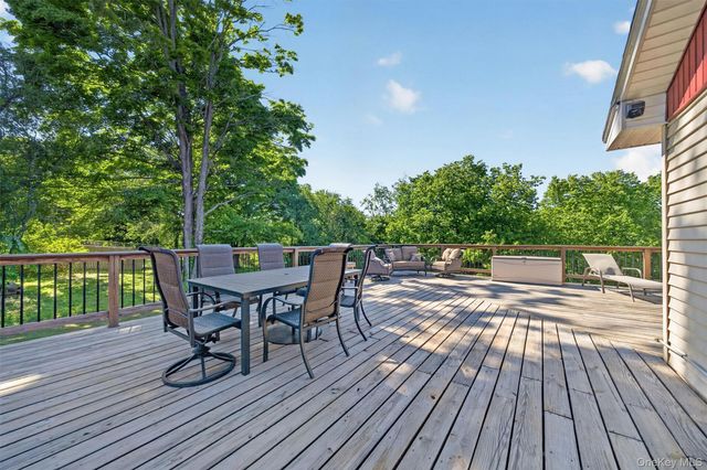 19 Ivy Cliff Road, Campbell Hall, NY 10916