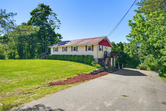 19 Ivy Cliff Road, Campbell Hall, NY 10916