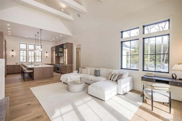 33 Harbor View Drive, East Hampton, NY 11937