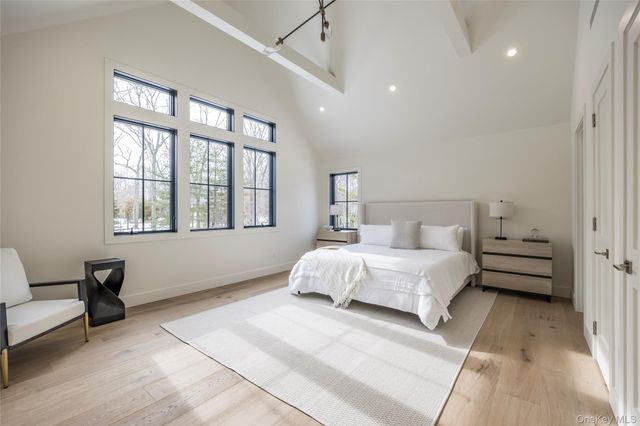 33 Harbor View Drive, East Hampton, NY 11937