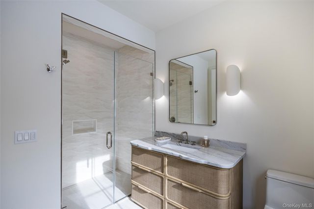 33 Harbor View Drive, East Hampton, NY 11937