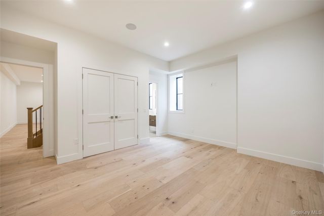 33 Harbor View Drive, East Hampton, NY 11937