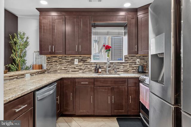 49 CHATHAM CT, East Windsor Twp, NJ 08520