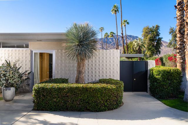 170 Desert Lakes Drive, Palm Springs, CA 92264