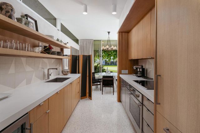 170 Desert Lakes Drive, Palm Springs, CA 92264