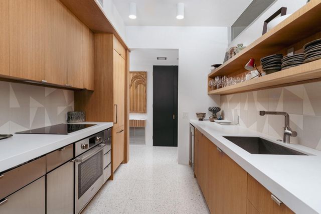 170 Desert Lakes Drive, Palm Springs, CA 92264