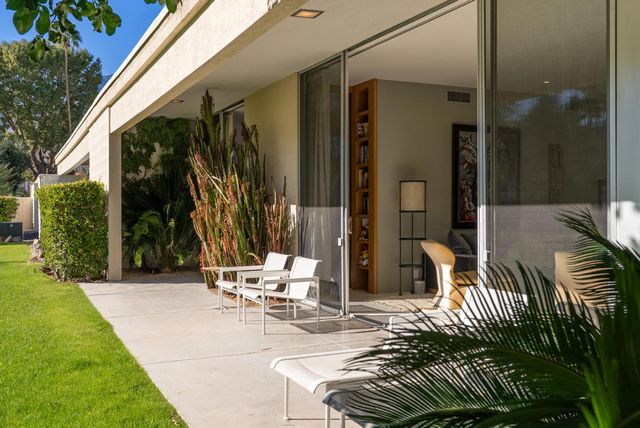 170 Desert Lakes Drive, Palm Springs, CA 92264