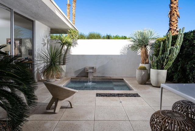170 Desert Lakes Drive, Palm Springs, CA 92264