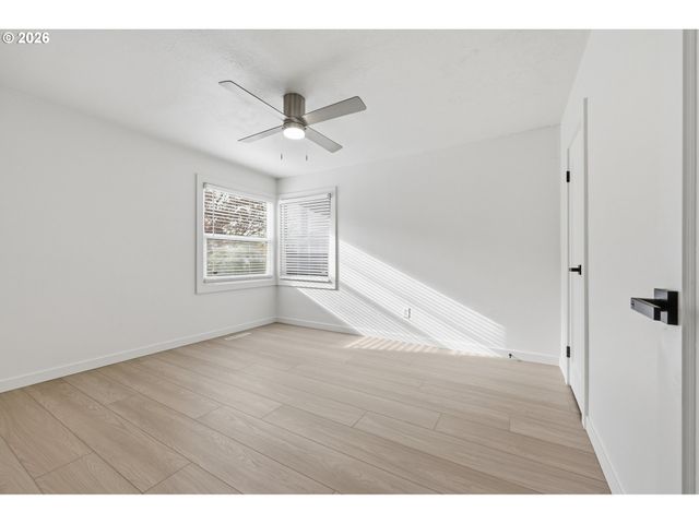 415 Se 94TH Ave, Portland, OR 97216