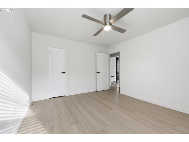 415 Se 94TH Ave, Portland, OR 97216