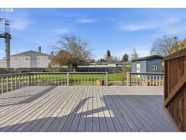 415 Se 94TH Ave, Portland, OR 97216