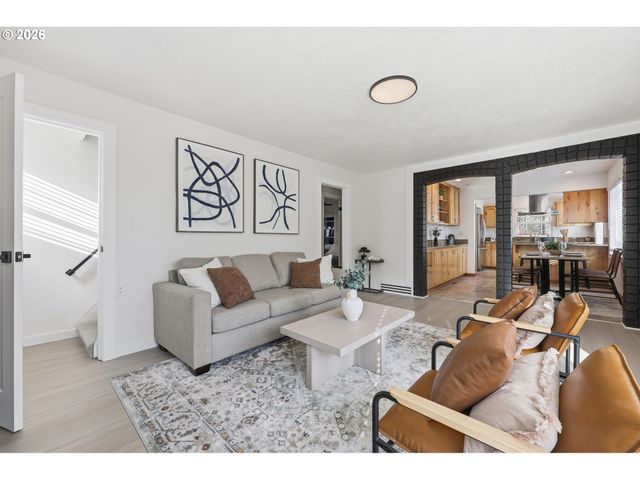 415 Se 94TH Ave, Portland, OR 97216