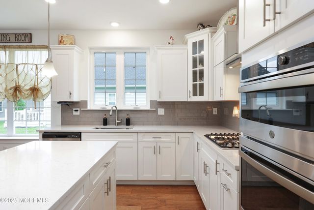 152 Edenton Drive, Barnegat, NJ 08005