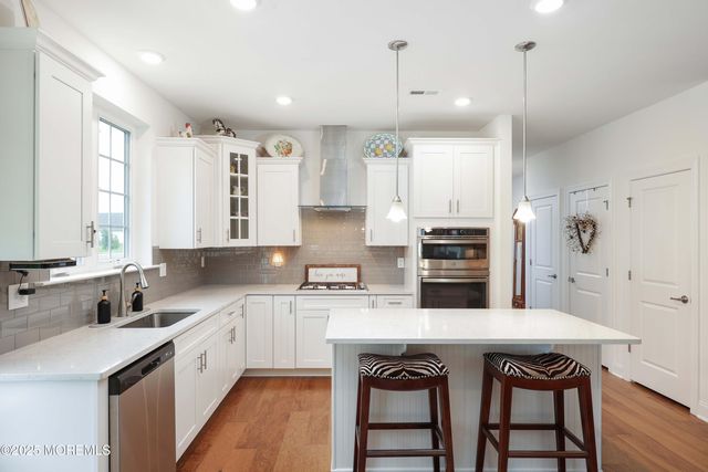 152 Edenton Drive, Barnegat, NJ 08005