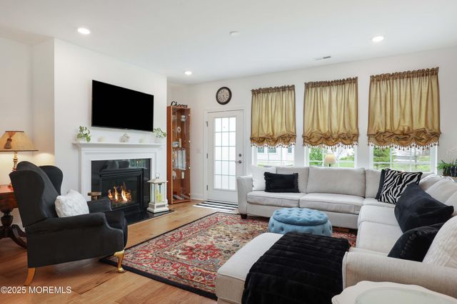 152 Edenton Drive, Barnegat, NJ 08005