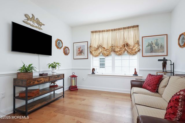 152 Edenton Drive, Barnegat, NJ 08005