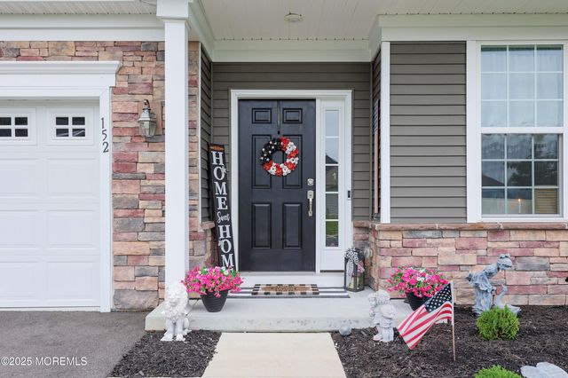 152 Edenton Drive, Barnegat, NJ 08005