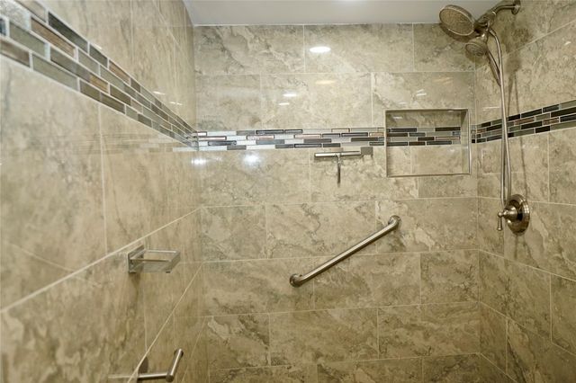 8275 Sands Point Drive 176, Houston, TX 77036