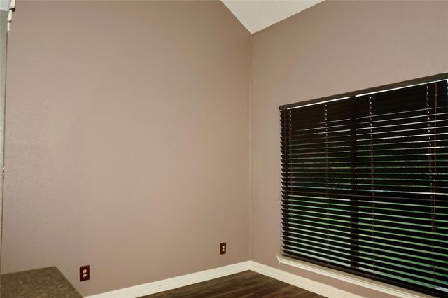 8275 Sands Point Drive 176, Houston, TX 77036