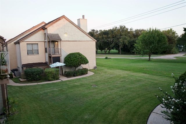 8275 Sands Point Drive 176, Houston, TX 77036