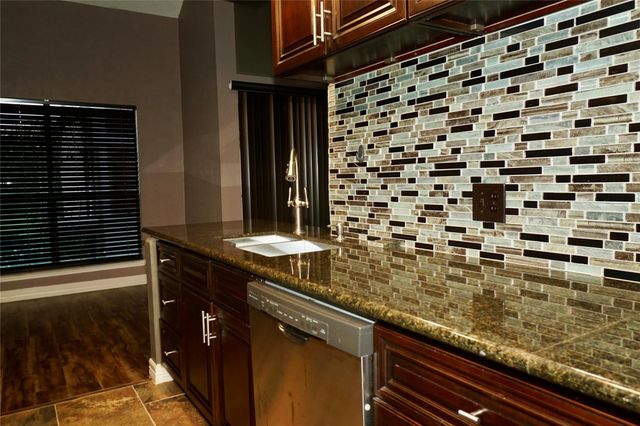 8275 Sands Point Drive 176, Houston, TX 77036