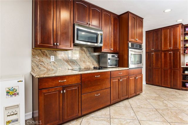 30176 Windward, Canyon Lake, CA 92587