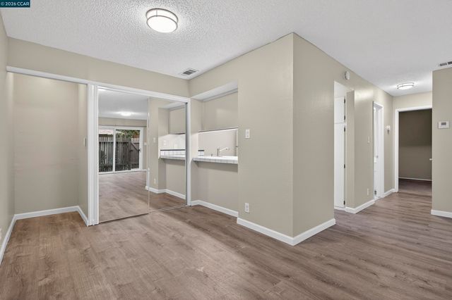 5492 Roundtree Dr A, Concord, CA 94521